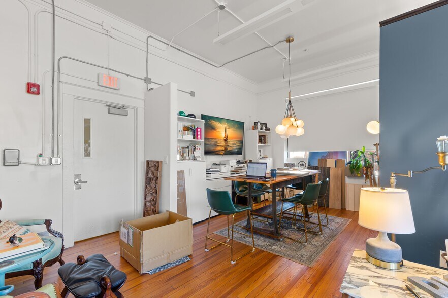 More Photos Of 327 11th Ave N, Saint Petersburg Office For Lease