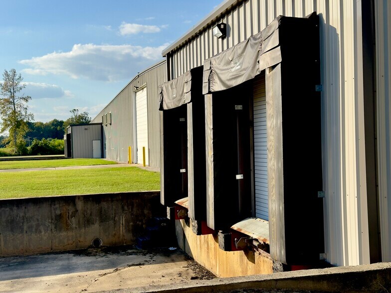 More Photos Of 847 W Main St, Lake City Warehouse For Lease