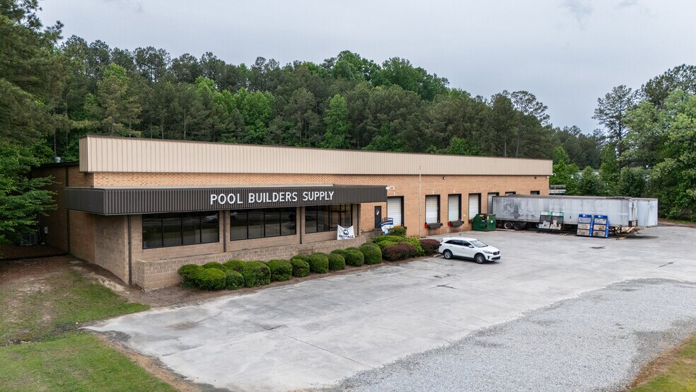 More Photos Of 6480 Best Friend Rd, Norcross Showroom For Lease