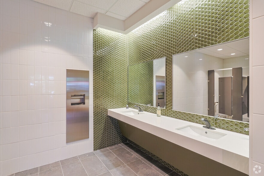 More Photos Of 8701 Menchaca Rd, Austin Medical For Sale