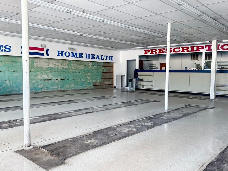 More Photos Of 727 Anderson St, Belton Storefront Retail Office For Lease