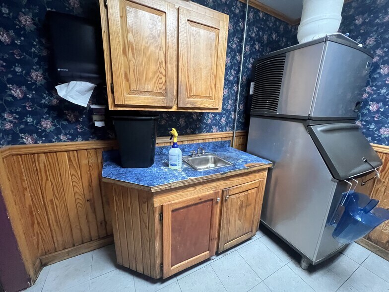 More Photos Of 1150 US-71 HWY, Mena Restaurant For Sale