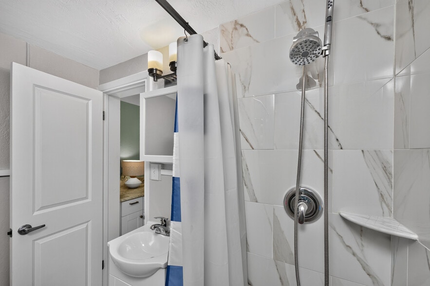 More Photos Of 1130 Gulf Blvd, Englewood Apartments For Sale