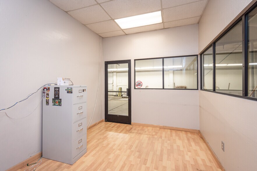 More Photos Of 1819 E St, Sacramento Flex For Lease