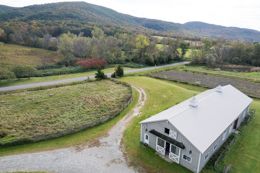 More Photos Of 4 Whitman Rd, Stephentown Sports And Entertainment For Sale