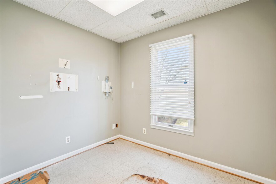 More Photos Of 14333 Laurel Bowie Rd, Laurel Medical For Sale