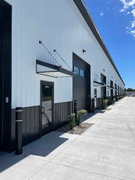 More Photos Of 900 W 25th St, South Sioux City Warehouse For Lease
