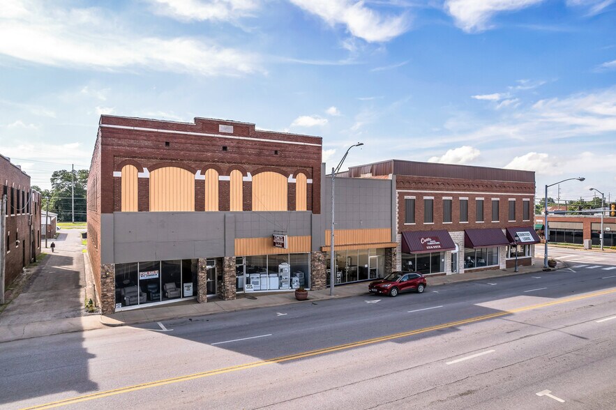 Primary Photo Of 142 S Wilson St, Vinita General Retail For Sale