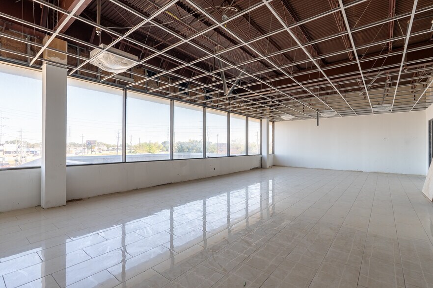 More Photos Of 7604 Kempwood Dr, Houston Light Distribution For Lease