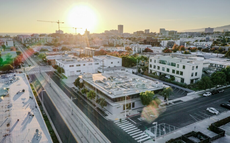 More Photos Of 1560 12th St, Santa Monica Loft Creative Space For Sale
