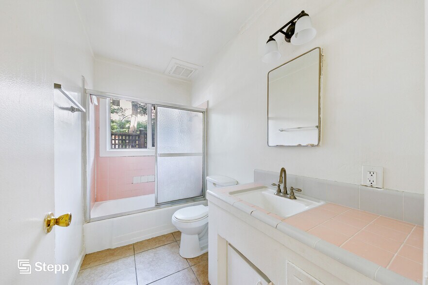 More Photos Of 1070 Chestnut Ave, Long Beach Apartments For Sale