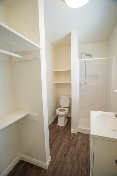 More Photos Of 252 W 11th, San Pedro Apartments For Sale