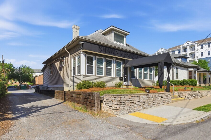 More Photos Of 211 29th Ave N, Nashville Freestanding For Lease