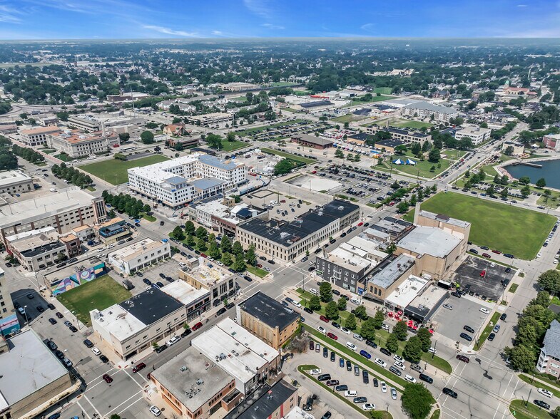 More Photos Of 5611 6th Ave, Kenosha Restaurant For Sale