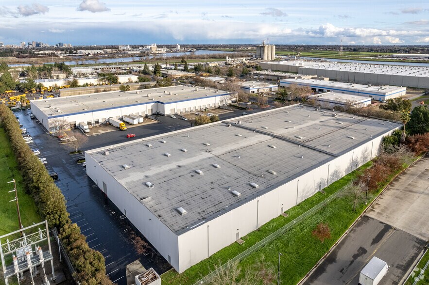 More Photos Of 3740 Seaport Blvd, West Sacramento Warehouse For Lease