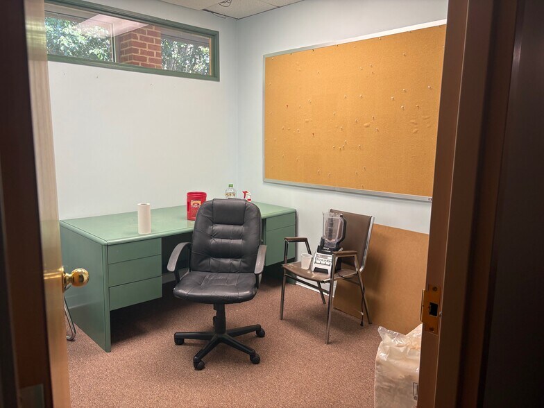 More Photos Of 22290 Timberlake Rd, Lynchburg Warehouse For Lease