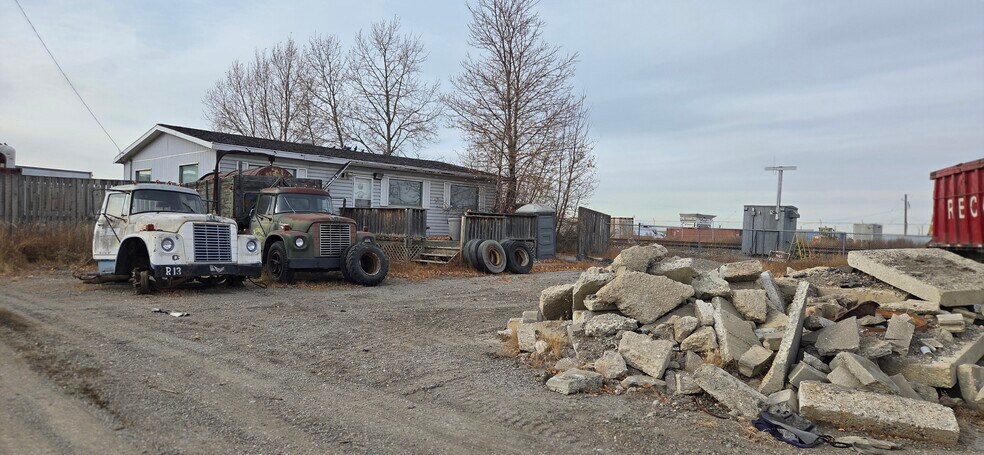 More Photos Of 11333 84 St SE, Calgary Industrial For Sale