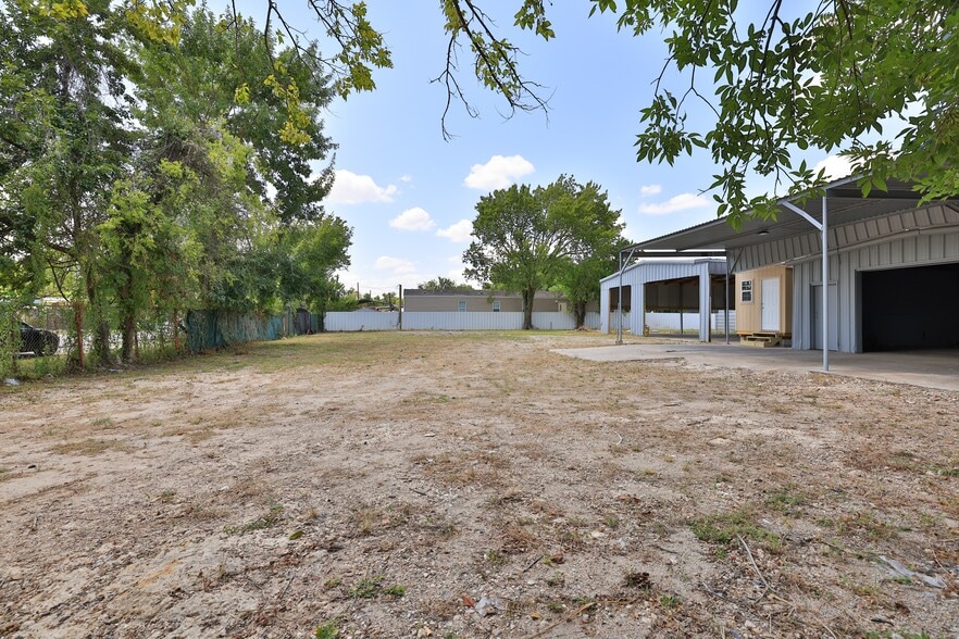 More Photos Of 1929 Havner Ln, Houston Warehouse For Sale