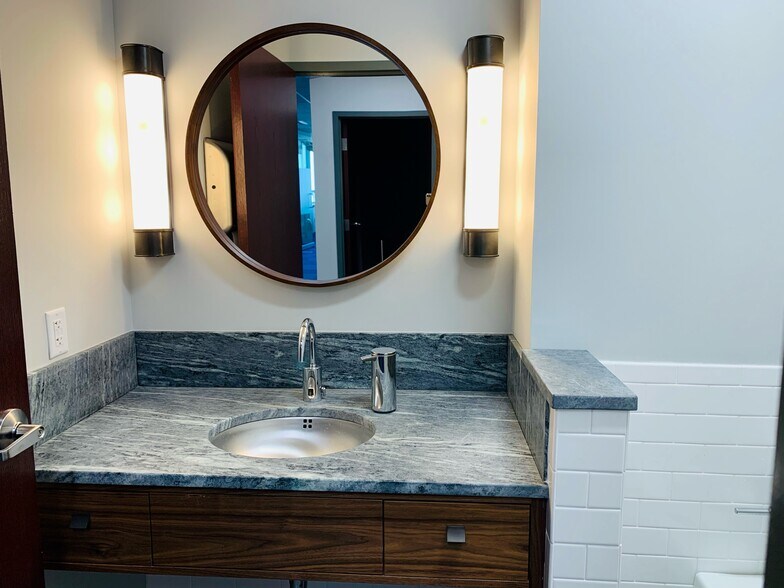 More Photos Of 500 Cummings Ctr, Beverly Office For Lease