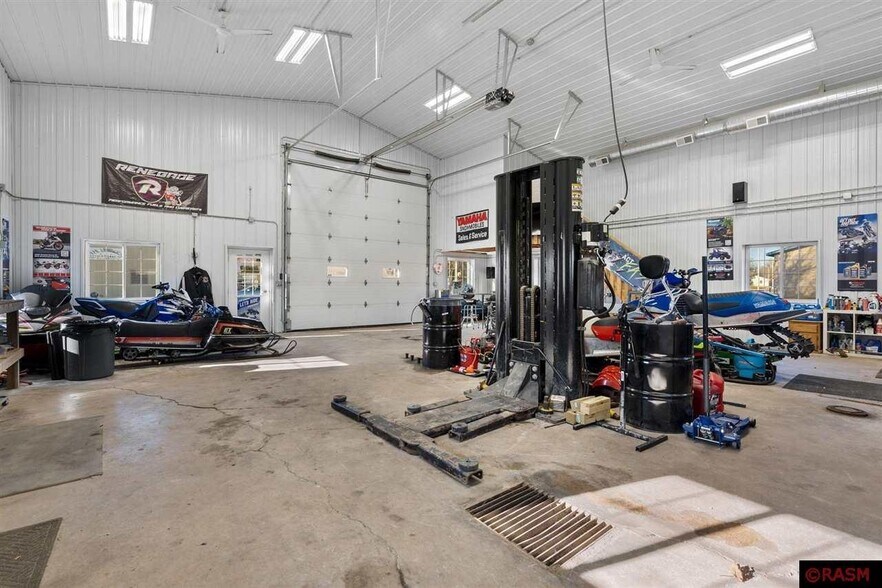 More Photos Of 213 Broadway Ave N, New Richland Light Distribution For Sale