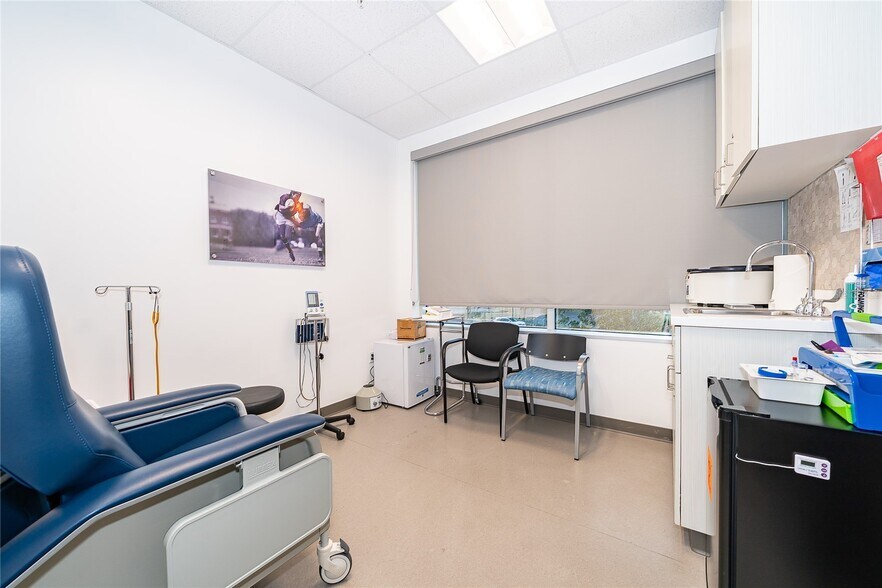 More Photos Of 7560 Red Bug Lake Rd, Oviedo Medical For Sale