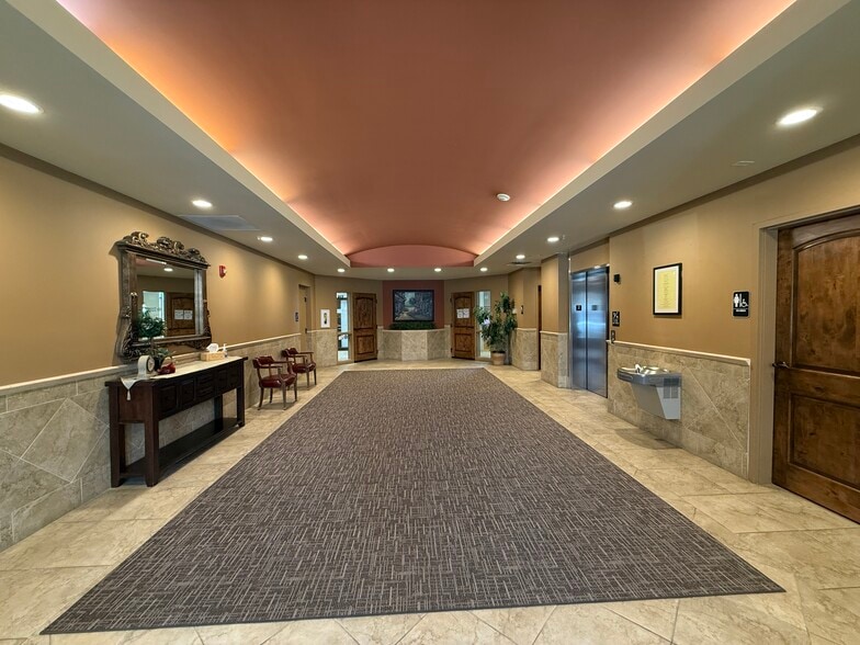 More Photos Of 833 N 900 W, Orem Office For Lease