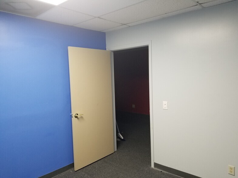 More Photos Of 3690 E Bay Dr, Largo General Retail For Lease