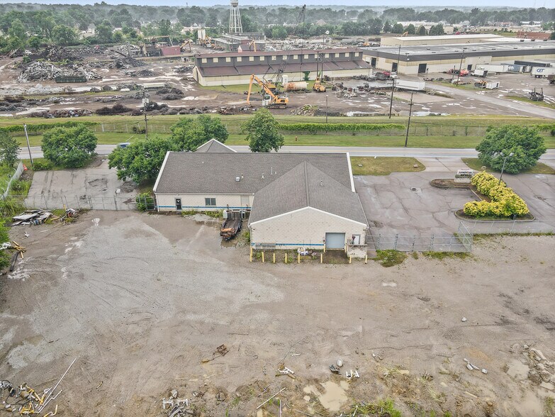 More Photos Of 37401 Stevens Blvd, Willoughby Flex For Lease
