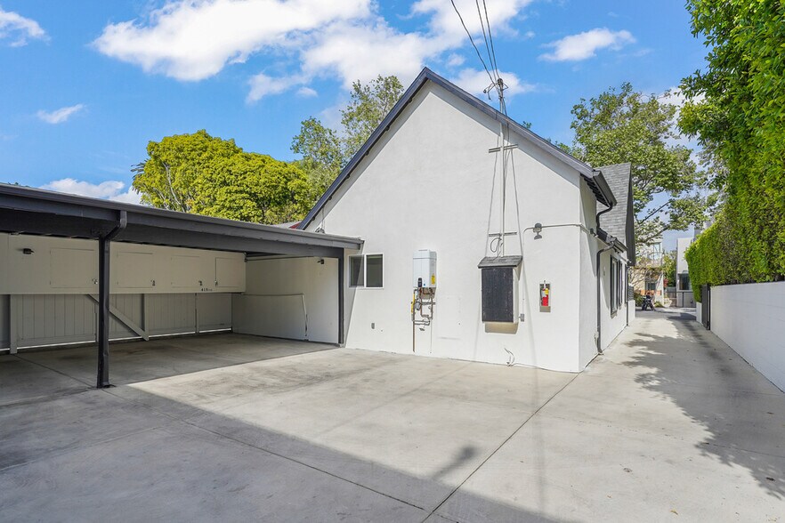 More Photos Of 617 Westmount Dr, West Hollywood Apartments For Sale