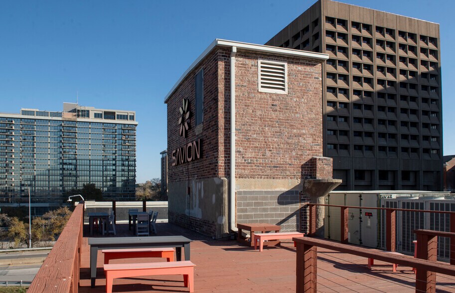 More Photos Of 416-422 Admiral Blvd, Kansas City Office For Lease