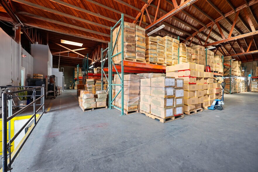 More Photos Of 4807-4827 E 49th St, Vernon Warehouse For Lease