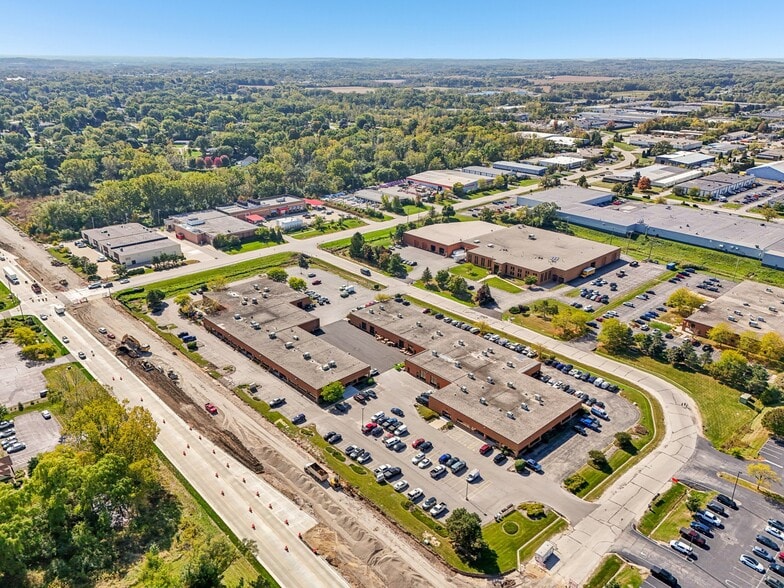 More Photos Of 2801-2827 S Moorland Rd, New Berlin Unknown For Lease