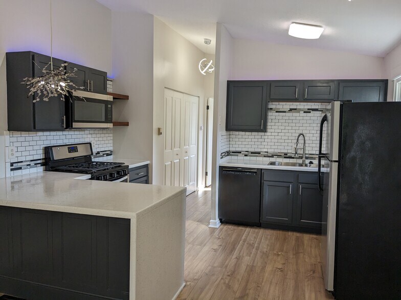 More Photos Of 814 S Jenkins Blvd, Akron Multifamily For Sale