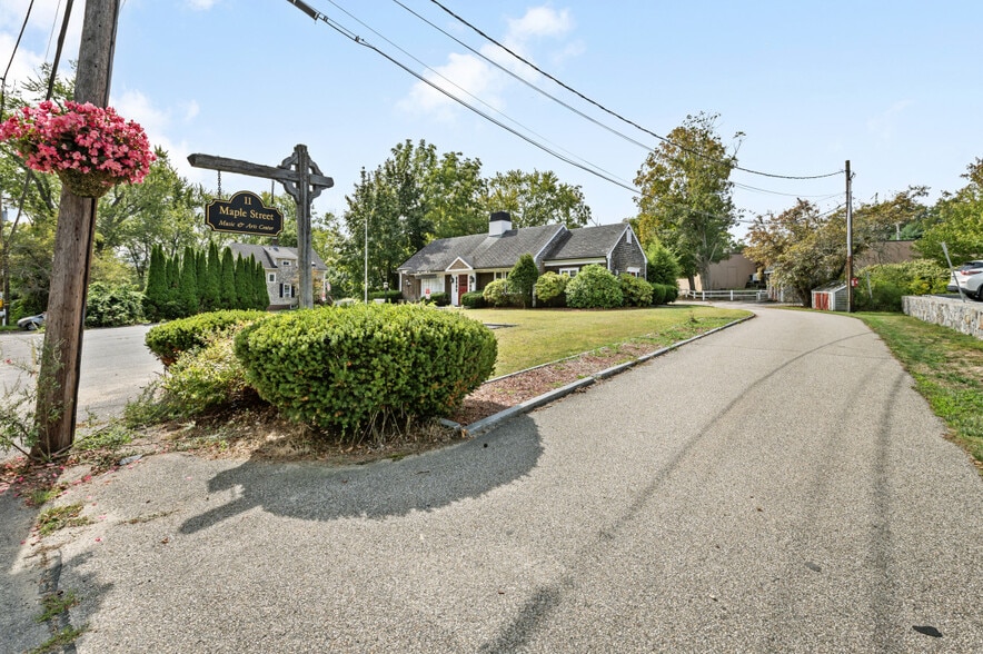 More Photos Of 11 Maple St, West Newbury Office For Sale