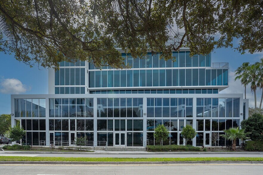 More Photos Of 10450 NW 33rd St, Doral Office For Sale