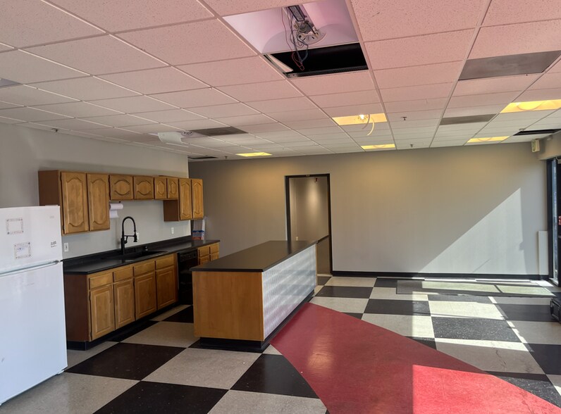 More Photos Of 980 Technology Ct, Colorado Springs Office For Lease