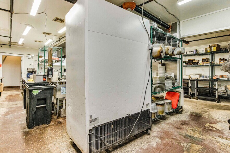 More Photos Of 131 New Warrington Rd, Pensacola Restaurant For Sale