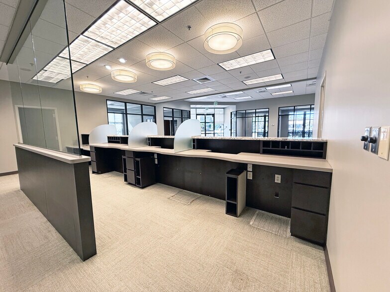 More Photos Of 450 S Orlando Ave, Maitland Bank For Lease