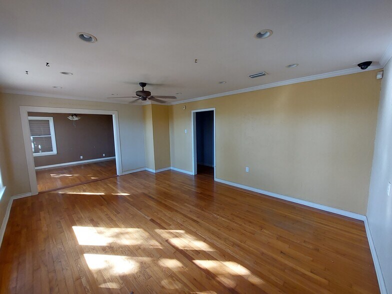 More Photos Of 15210 Northwest Blvd, Corpus Christi Office Residential For Sale