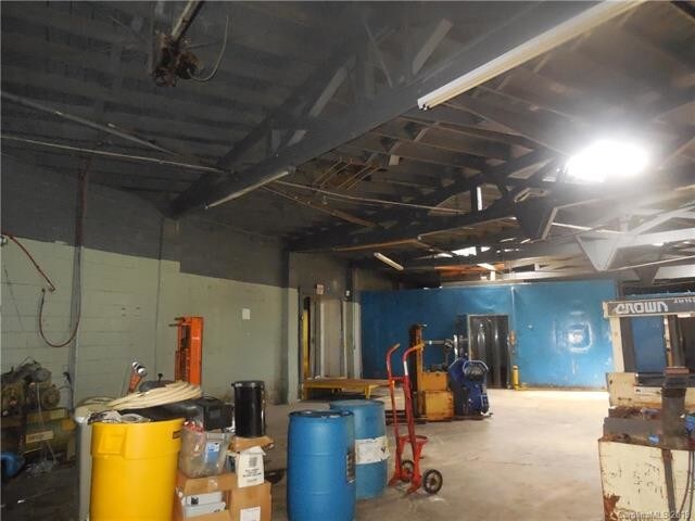 More Photos Of 181 Saluda St, Chester Warehouse For Lease