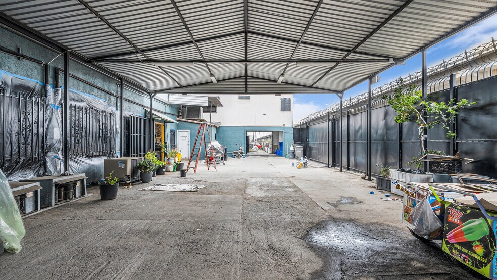 More Photos Of 909 53rd Ave, Oakland Warehouse For Sale
