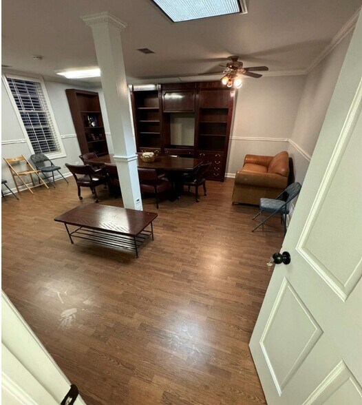 More Photos Of 1624 W Colonial Pky, Palatine Office For Lease