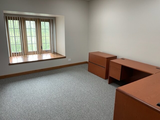 More Photos Of 28085 N Ashley Cir, Libertyville Medical For Lease