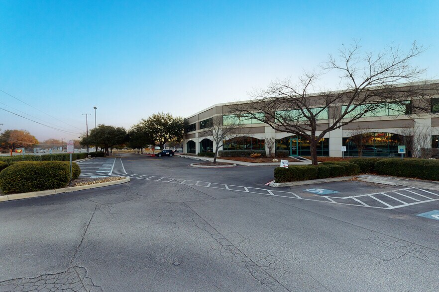More Photos Of 9150 Huebner Rd, San Antonio Medical For Lease