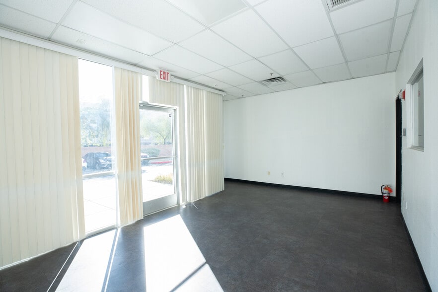 More Photos Of 4535 Statz St, North Las Vegas Warehouse For Lease