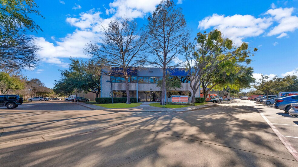 More Photos Of 8402 Sterling St, Irving Unknown For Lease