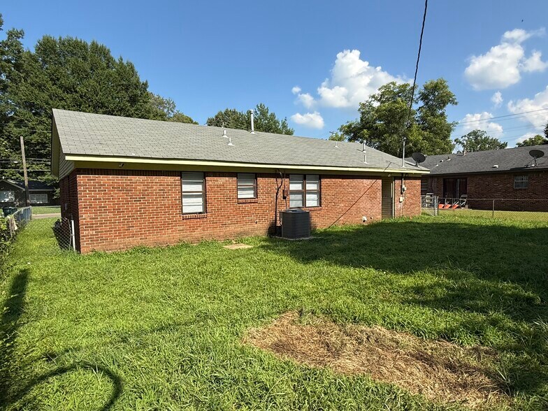 More Photos Of , Memphis Multifamily For Sale