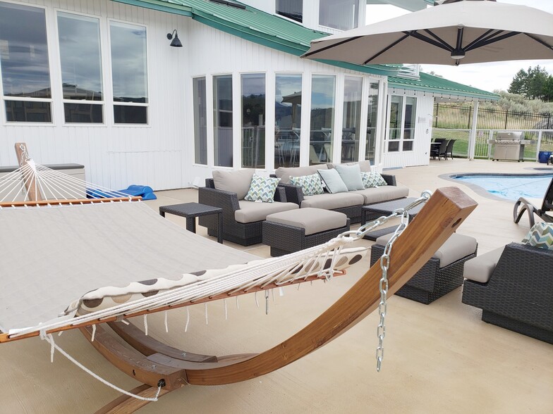 More Photos Of 335 Henderson Rd, Chelan Hospitality For Sale