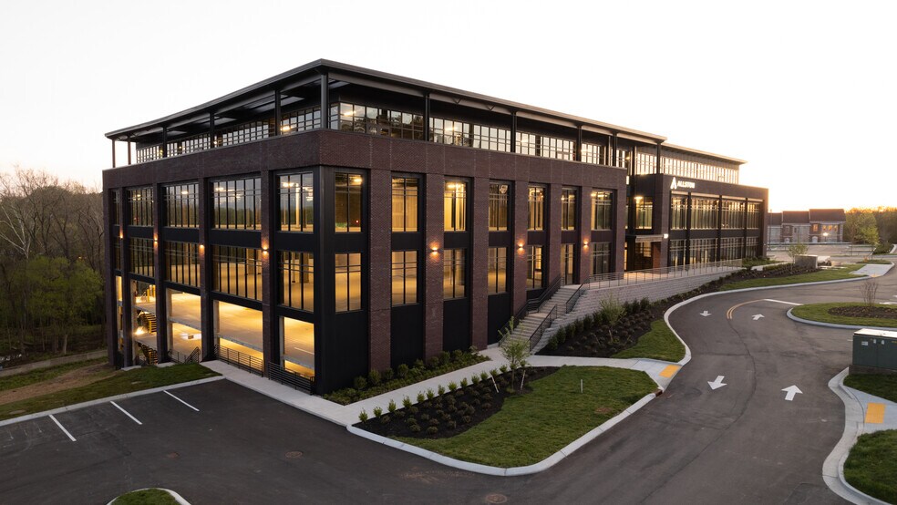 More Photos Of 329 S Royal Oaks Blvd, Franklin Medical For Sale