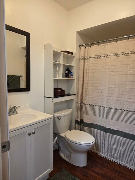 More Photos Of 25 N High St, Canal Winchester Storefront Retail Office For Lease